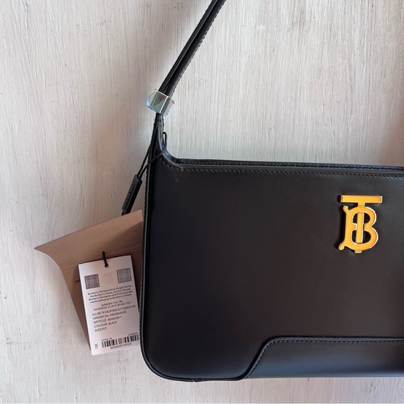 🔴SOLD🔴 BURBERRY Show it Off Bundle - Picture 7 of 16